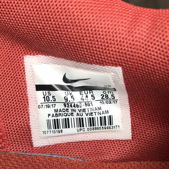 Nike - Picture 9 of 16